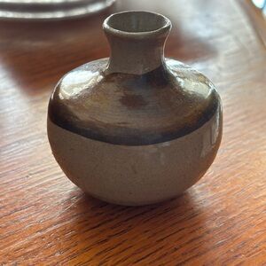 Handcrafted Ceramic Vase vandor imports pottery made in Japan